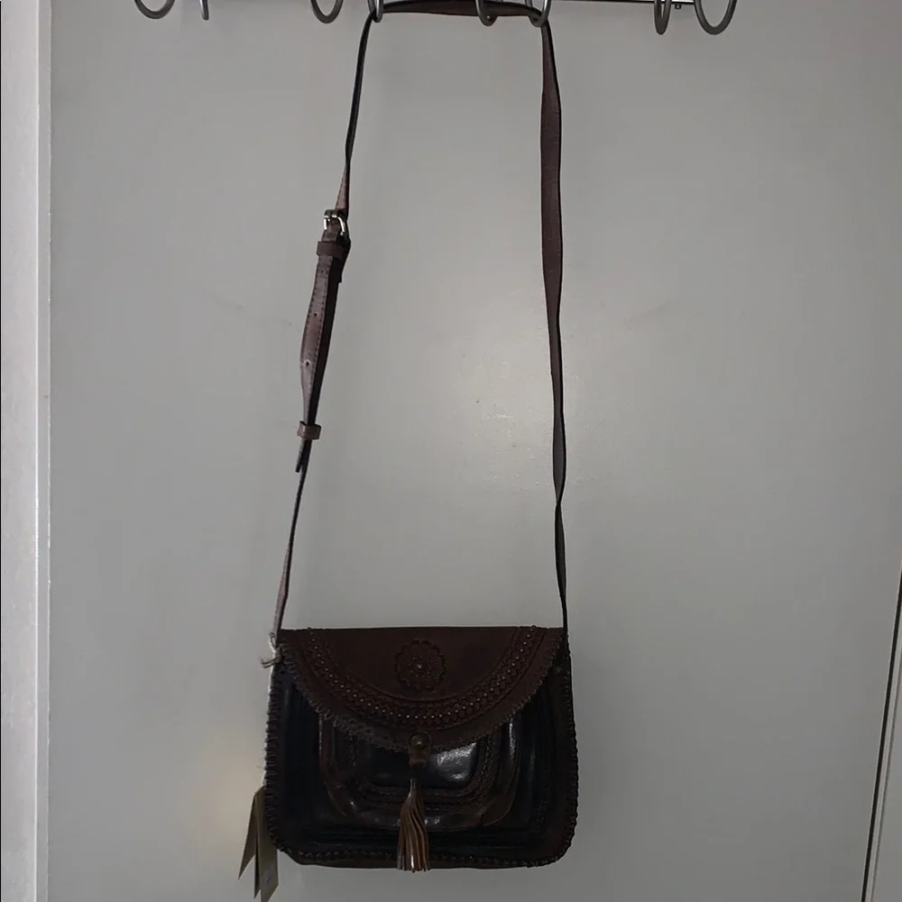 BNWT Brown Leather Crossbody Beaumont Style Bag by Patricia Nash
